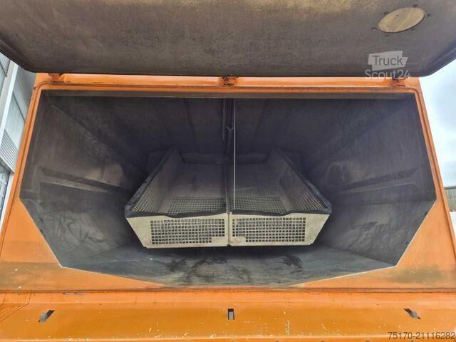 Kehrmaschine Mercedes-Benz Actros 2032 A 4x4 Bucher STKF 9500 Airport 30x