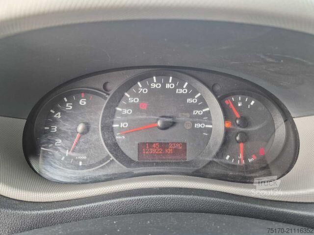 ανυψωτική πλατφόρμα τοποθετημένη σε φορτηγό Renault Master 2.3 dCi / KLUBB K32, 12,5m