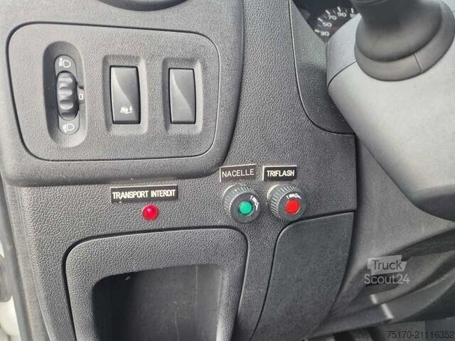 ανυψωτική πλατφόρμα τοποθετημένη σε φορτηγό Renault Master 2.3 dCi / KLUBB K32, 12,5m