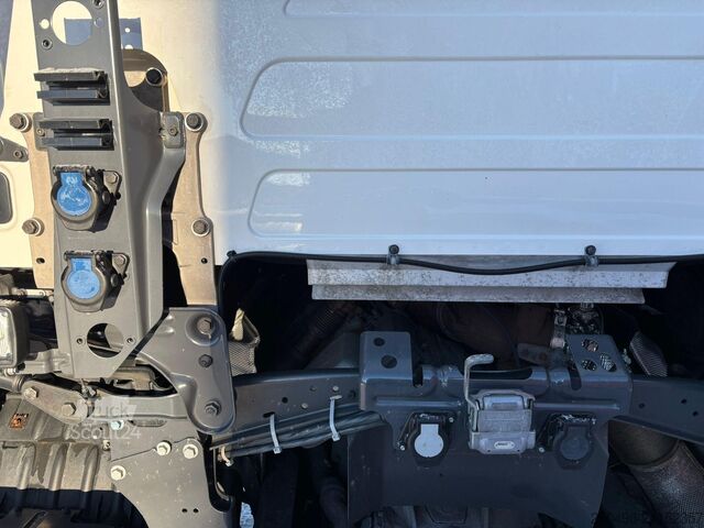 Стандартний трактор Scania S 660 6x2 RETARDER / DOUBLE BOGIE