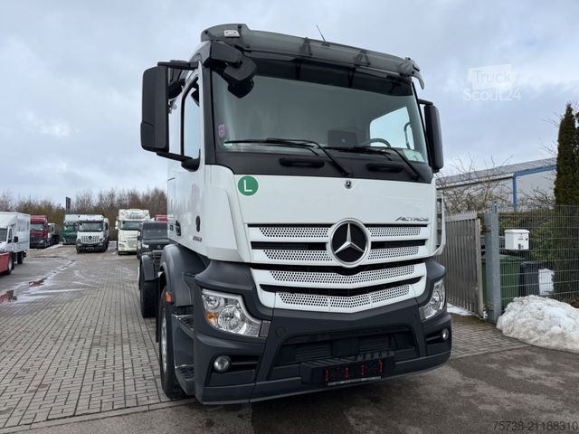 Podvozek nákladního auta MERCEDES-BENZ Actros 2553 Fahrgestell/Retarder/Lenkachse/EU6D