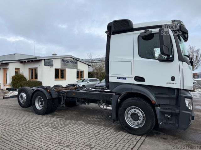 Podvozek nákladního auta MERCEDES-BENZ Actros 2553 Fahrgestell/Retarder/Lenkachse/EU6D