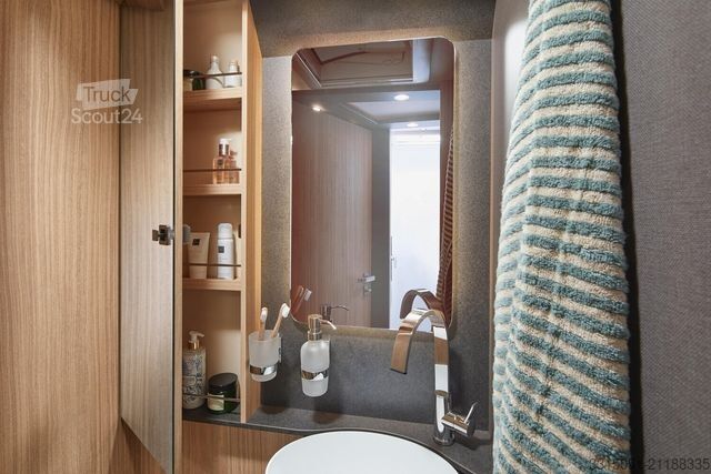 Camping-car semi-intégré MALIBU T 470 RB LE K comfort 180PS+ACC+Markise+TV+LED