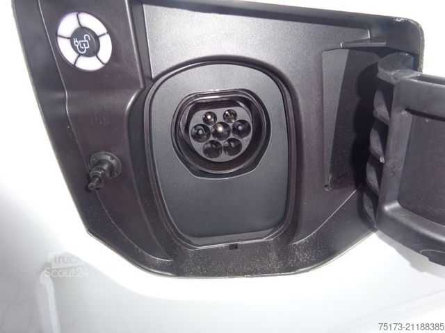 Minibussi FORD Tourneo Custom L1 Titanium 2.5L PHEV B&O Kam Nav