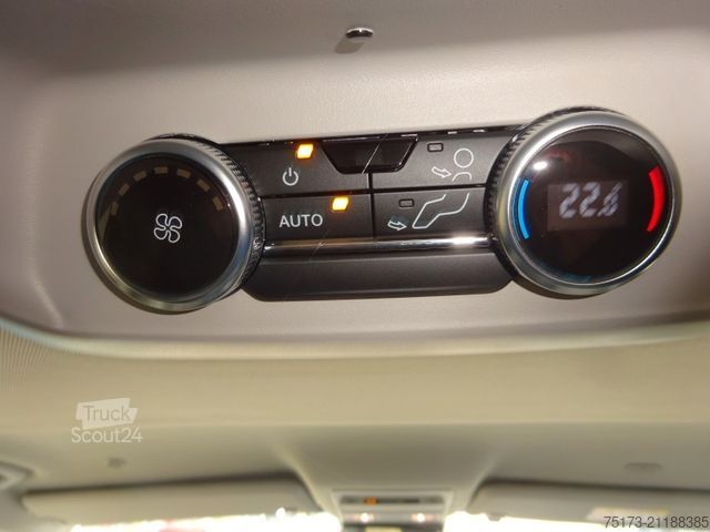 Minibussi FORD Tourneo Custom L1 Titanium 2.5L PHEV B&O Kam Nav