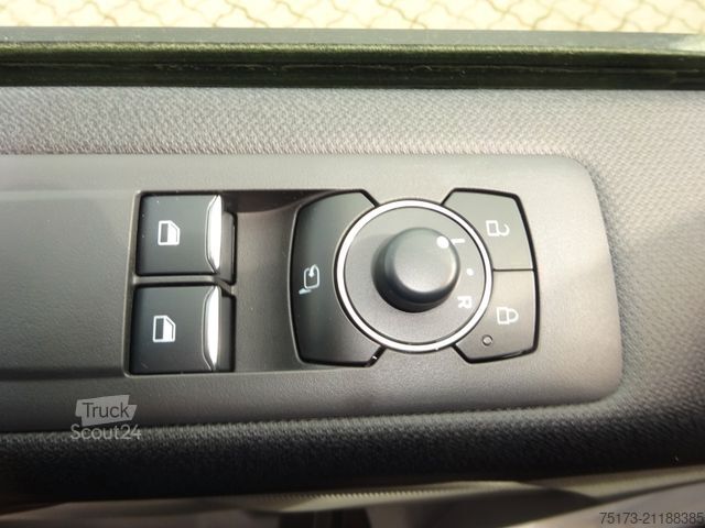 Minibussi FORD Tourneo Custom L1 Titanium 2.5L PHEV B&O Kam Nav