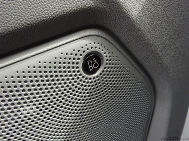 Minibussi FORD Tourneo Custom L1 Titanium 2.5L PHEV B&O Kam Nav