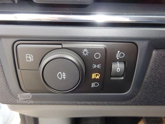 Minibussi FORD Tourneo Custom L1 Titanium 2.5L PHEV B&O Kam Nav