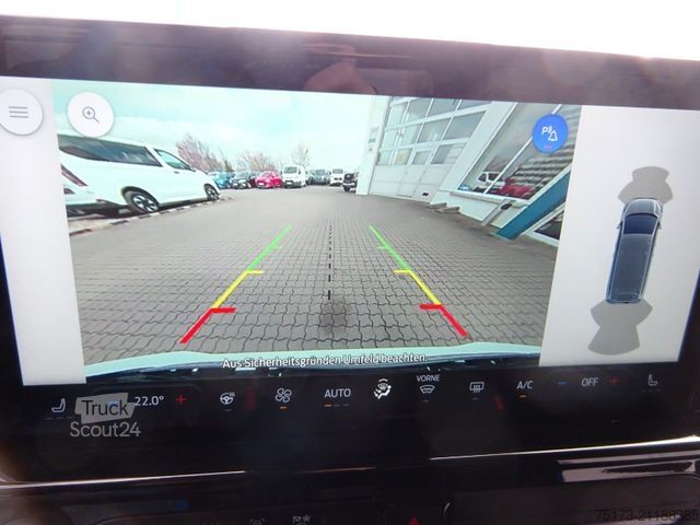 Minibussi FORD Tourneo Custom L1 Titanium 2.5L PHEV B&O Kam Nav