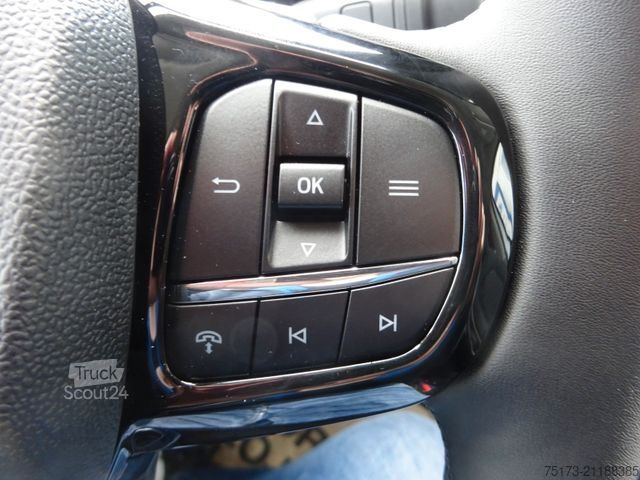 Minibussi FORD Tourneo Custom L1 Titanium 2.5L PHEV B&O Kam Nav