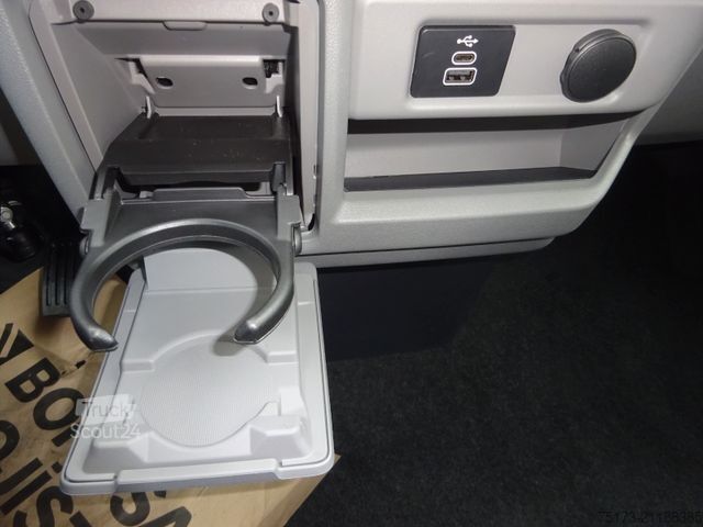 Minibussi FORD Tourneo Custom L1 Titanium 2.5L PHEV B&O Kam Nav