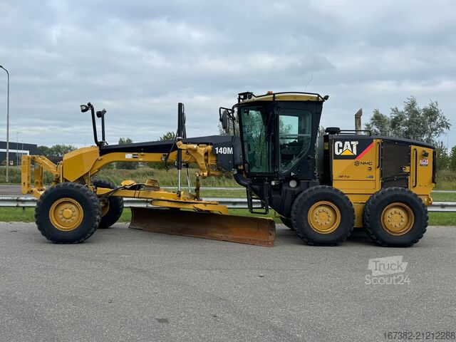 Road grader Caterpillar 140M