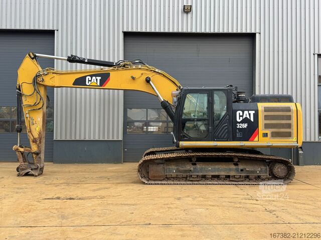 Crawler excavator Caterpillar 326F L