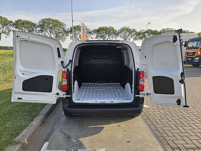 Bőrönd Citroën BERLINGO 1.5 L1 Navi NAP Euro6 AC