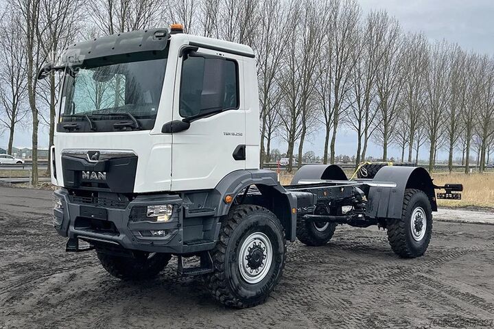  MAN TGM 18.250 BB CH Chassis Cabin (15 units)