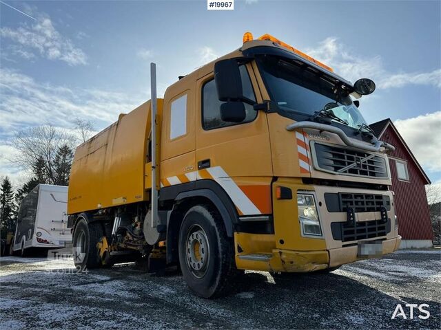  Volvo FM9 4x2 sweeper truck w/ Beam sweeper S7000 superc