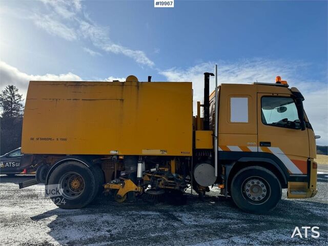  Volvo FM9 4x2 sweeper truck w/ Beam sweeper S7000 superc