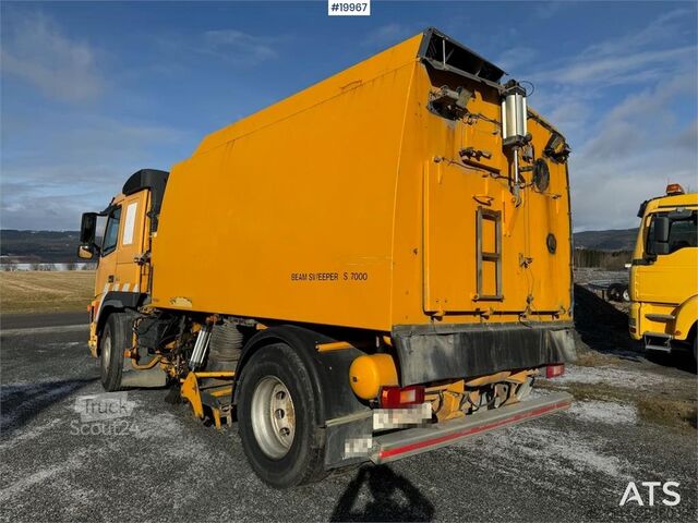 Volvo FM9 4x2 sweeper truck w/ Beam sweeper S7000 superc