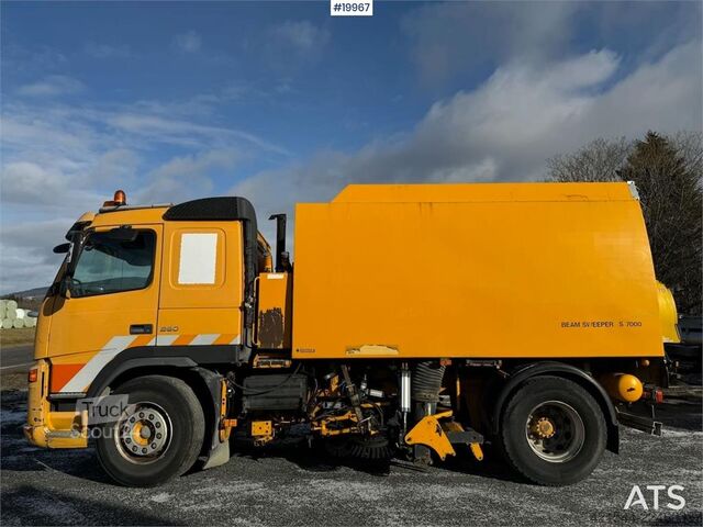  Volvo FM9 4x2 sweeper truck w/ Beam sweeper S7000 superc
