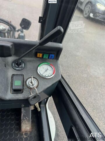 Măturătoare stradală Aebi MFH2500 sweeper