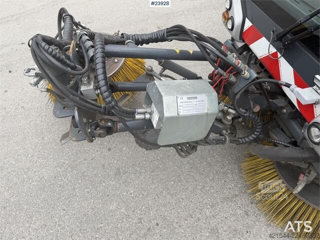 Vejfejemaskine Boschung s3 street sweeper
