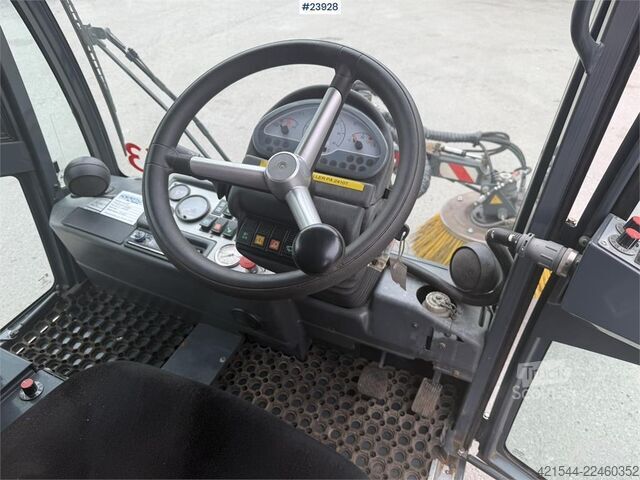 Vejfejemaskine Boschung s3 street sweeper