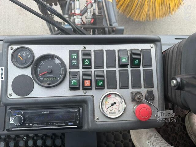 Vejfejemaskine Boschung s3 street sweeper