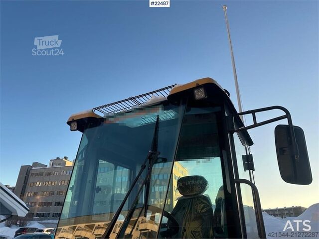 Lastare Powertrack L45 wheel loader w/ Flapwing bucket, bucket and pa