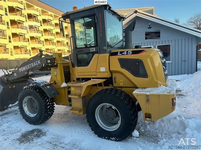 Lastare Powertrack L45 wheel loader w/ Flapwing bucket, bucket and pa
