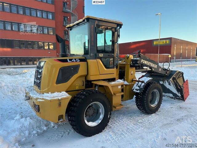 Lastare Powertrack L45 wheel loader w/ Flapwing bucket, bucket and pa