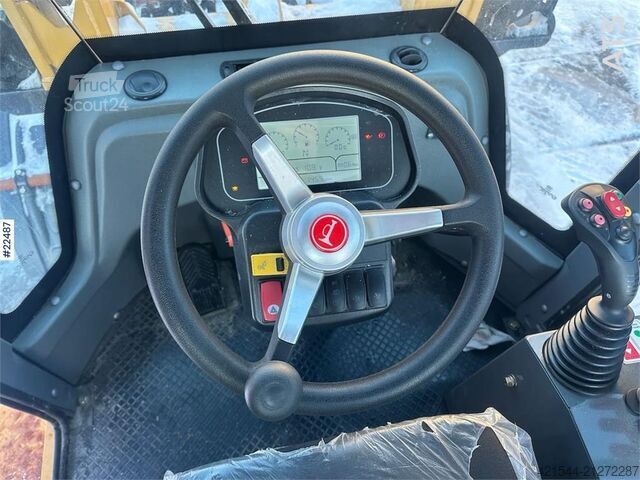 Utovarivač Powertrack L45 wheel loader w/ Flapwing bucket, bucket and pa