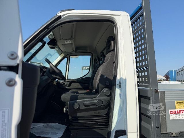Camion à usage spécial IVECO DAILY 35S18 H 4X4 RIB. TRILATERALE
