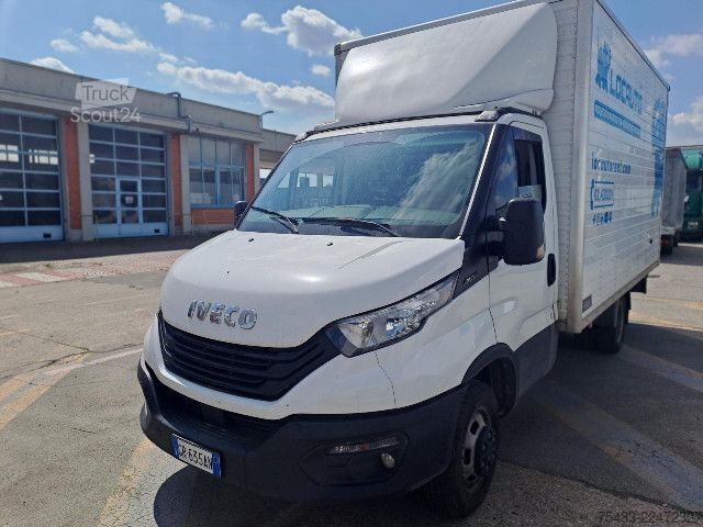 Fourgon tôlé IVECO DAILY 35C14H BOX