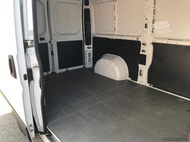 Панельний фургон Citroën Jumper 33 L2H2 2.2 bluehdi 140cv S&S