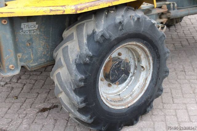 Véhicule à benne Neuson 6001