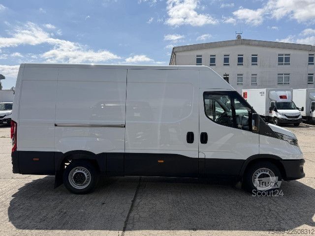 Slēgtais furgons IVECO 35S16V AHK + Fahrtenschreiber