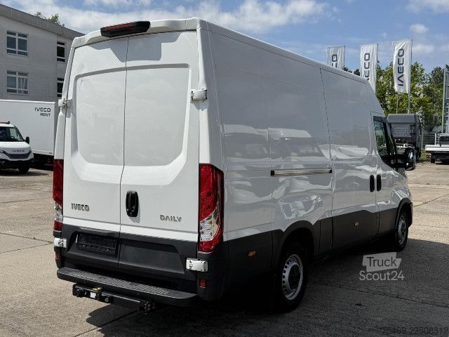 Slēgtais furgons IVECO 35S16V AHK + Fahrtenschreiber