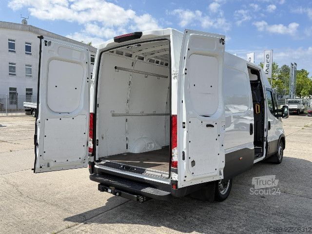 Slēgtais furgons IVECO 35S16V AHK + Fahrtenschreiber