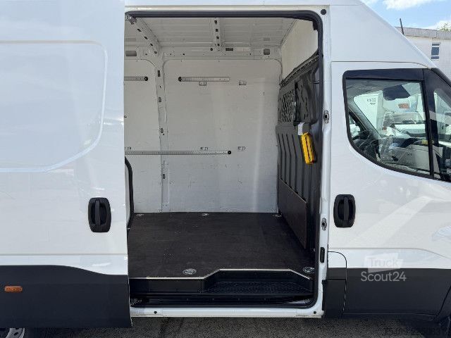 Slēgtais furgons IVECO 35S16V AHK + Fahrtenschreiber