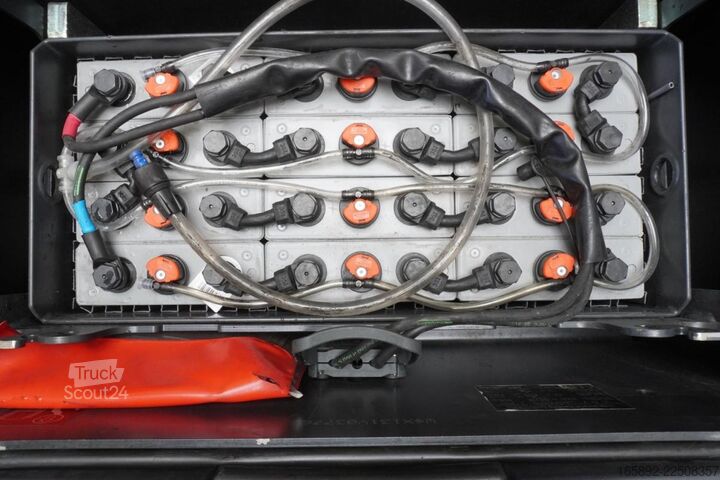 Ayakta kullanılan elektrikli paletli transpalet Linde T 20 SP 131-07