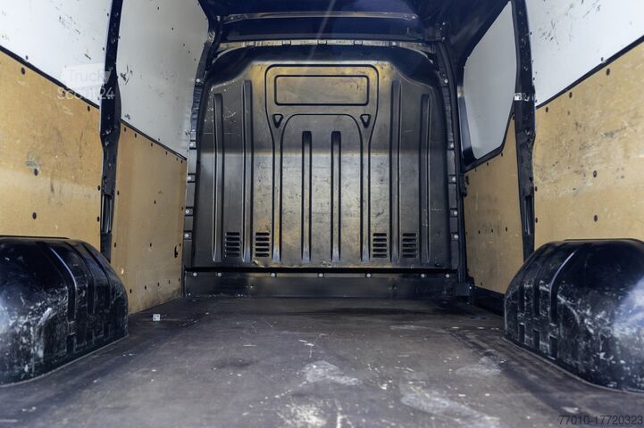 Furgonetă Renault Master 2.3 dCi | L1H2 | Navigatie | Cruise | Ai...