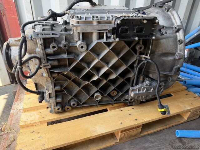 معيار SZM Volvo FH 460 GLOBETROTTER MOTOR DEFECT