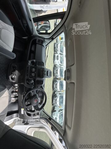 Kombi/kamping vozilo Fiat Ducato Weinsberg Carabus 2023 | Cambio manuale | Tetto a soffietto