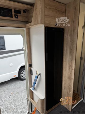 Autocaravana integral EURAMOBIL Integra Line 720 EF ohne Hubbett Mondial ALDE