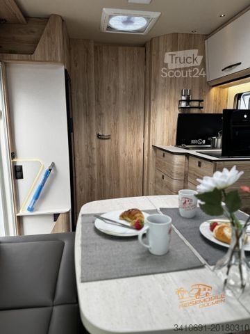 Autocaravana integral EURAMOBIL Integra Line 720 EF ohne Hubbett Mondial ALDE
