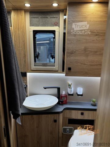 Autocaravana integral EURAMOBIL Integra Line 720 EF ohne Hubbett Mondial ALDE