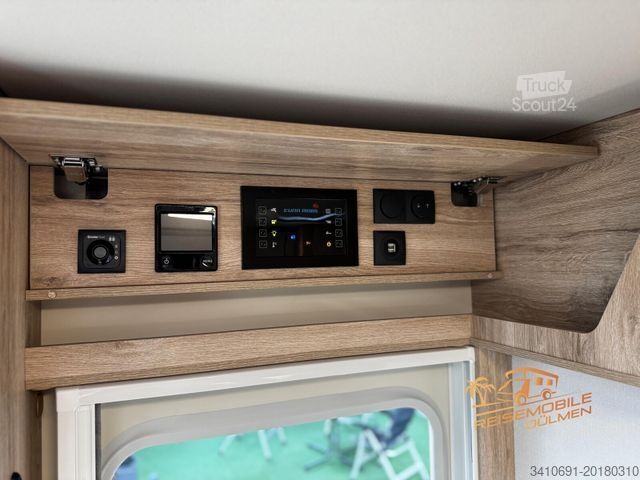 Autocaravana integral EURAMOBIL Integra Line 720 EF ohne Hubbett Mondial ALDE