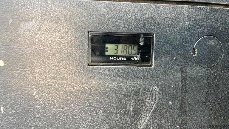 Escavadora de rastos Hyundai HX520AL