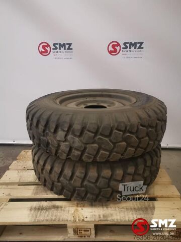 Reifen Diversen Occ Band 10.5r20 rechapé + velg