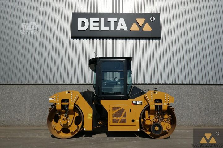 Tandemski valj Caterpillar CB13